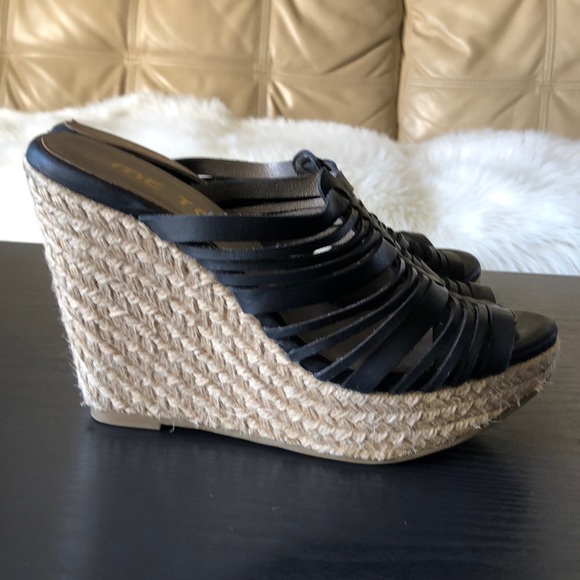 me too Shoes - Me Too Dark Brown Wedge Sandals, Leather Upper ❤️